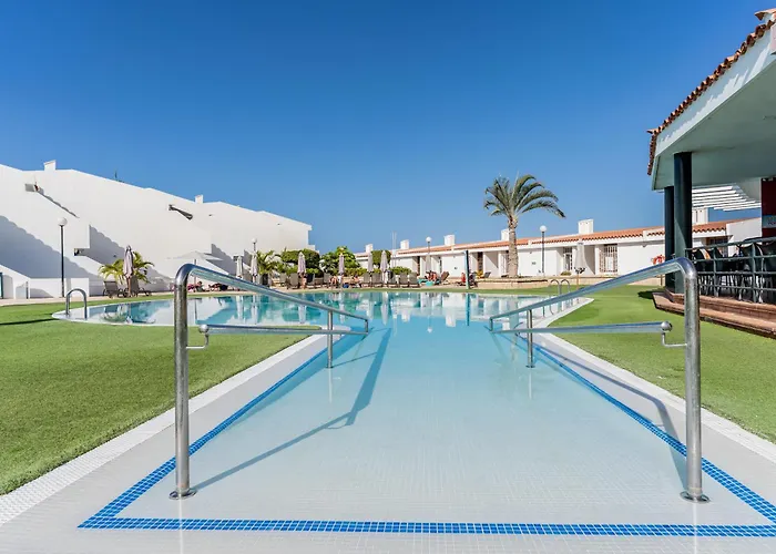 Malibu Park With Ocean Views & Heated Pool Apartment