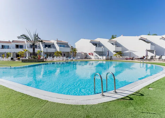 Malibu Park With Ocean Views & Heated Pool Apartment